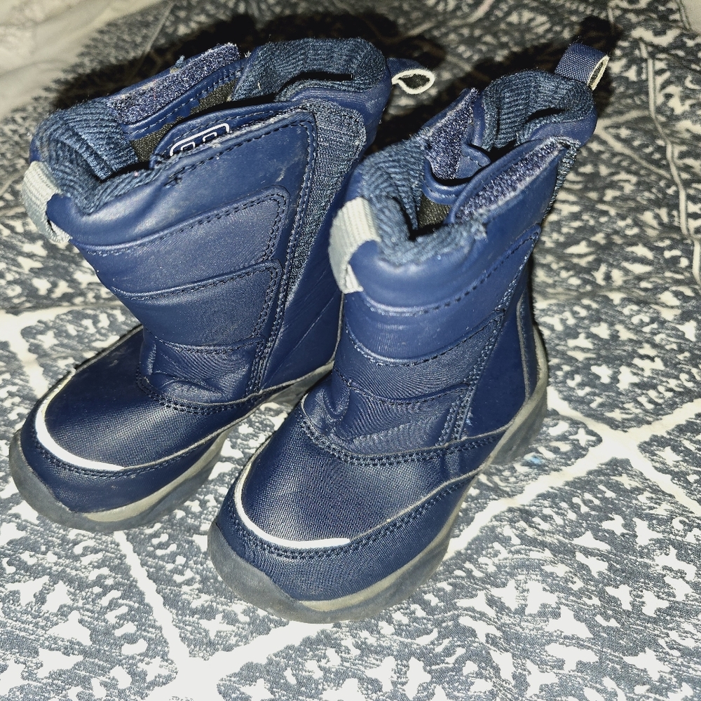 Lands End snow boots size 9